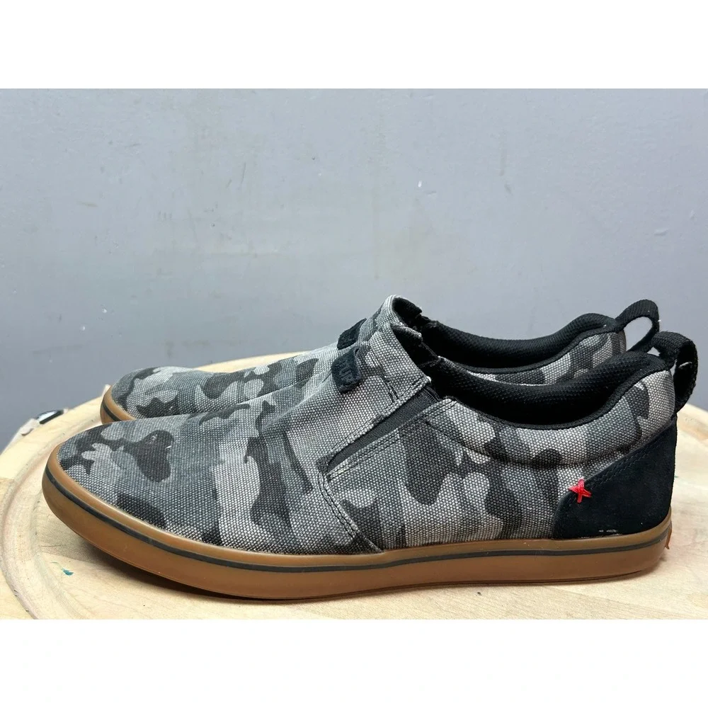 Xtratuf Deck Shoes Men 11 Gray Camo Sharkbyte Slip On 110020 HDZ Boating Fishing